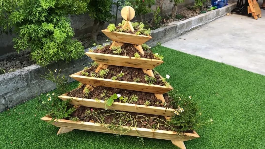 Amazing Ideas From Wooden Pallets For Your Garden